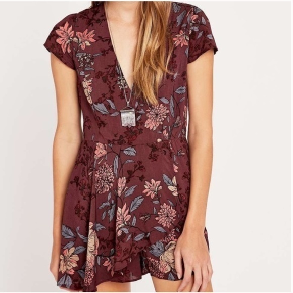 Urban Outfitters Pants - Urban Outfitters Kimchi Blue Anita Burgundy Floral Romper Size 2